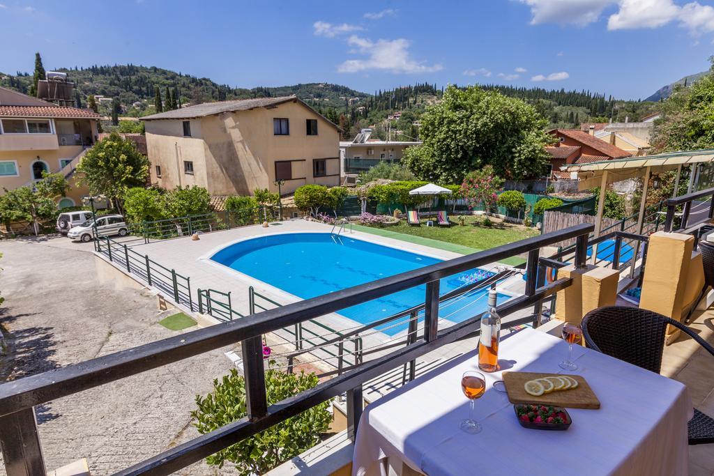 Appartement Pool Apartments, Elena & Maria By Konnect