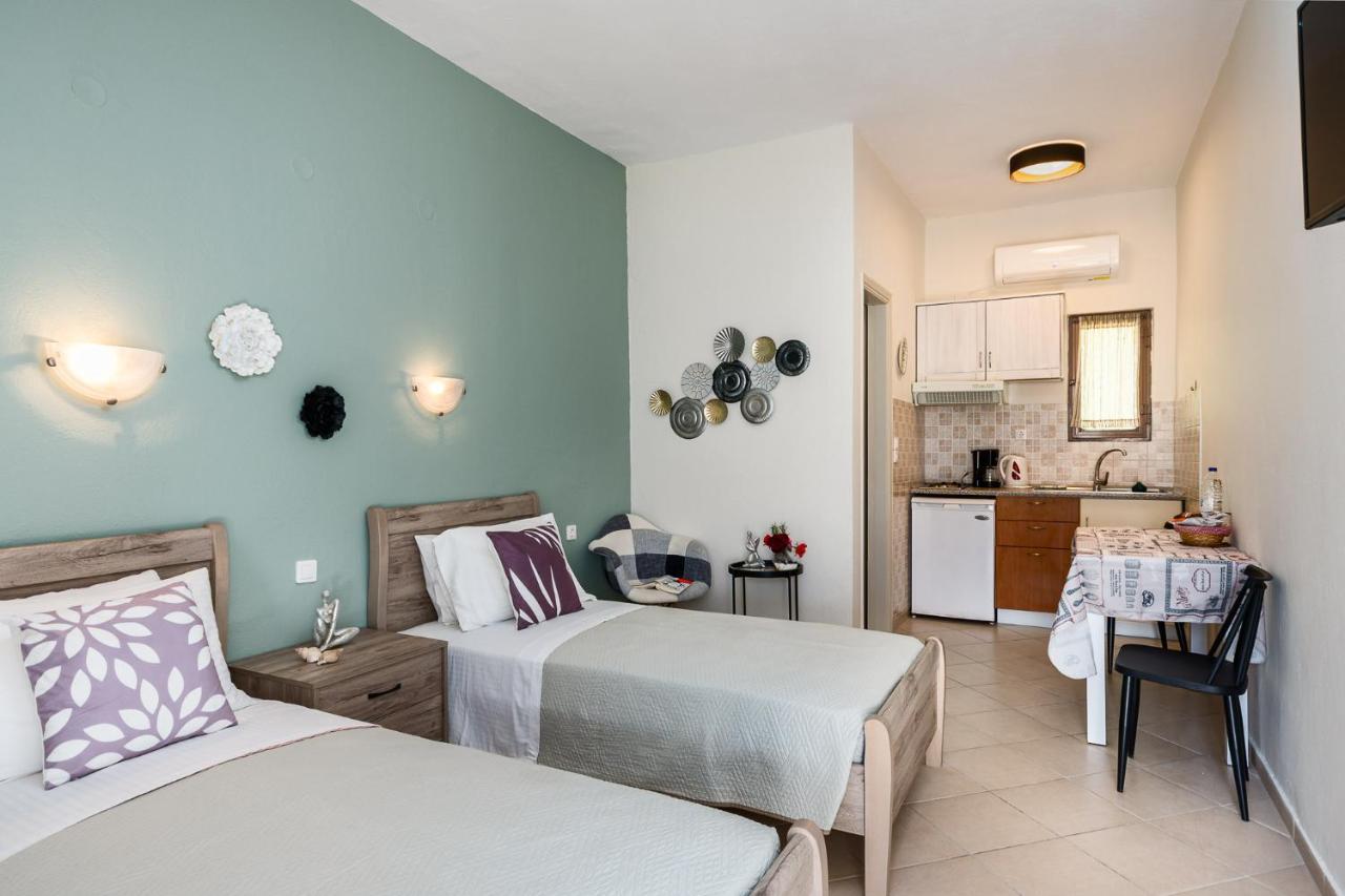 Pool Apartments, Elena & Maria By Konnect Apartament Ýpsos