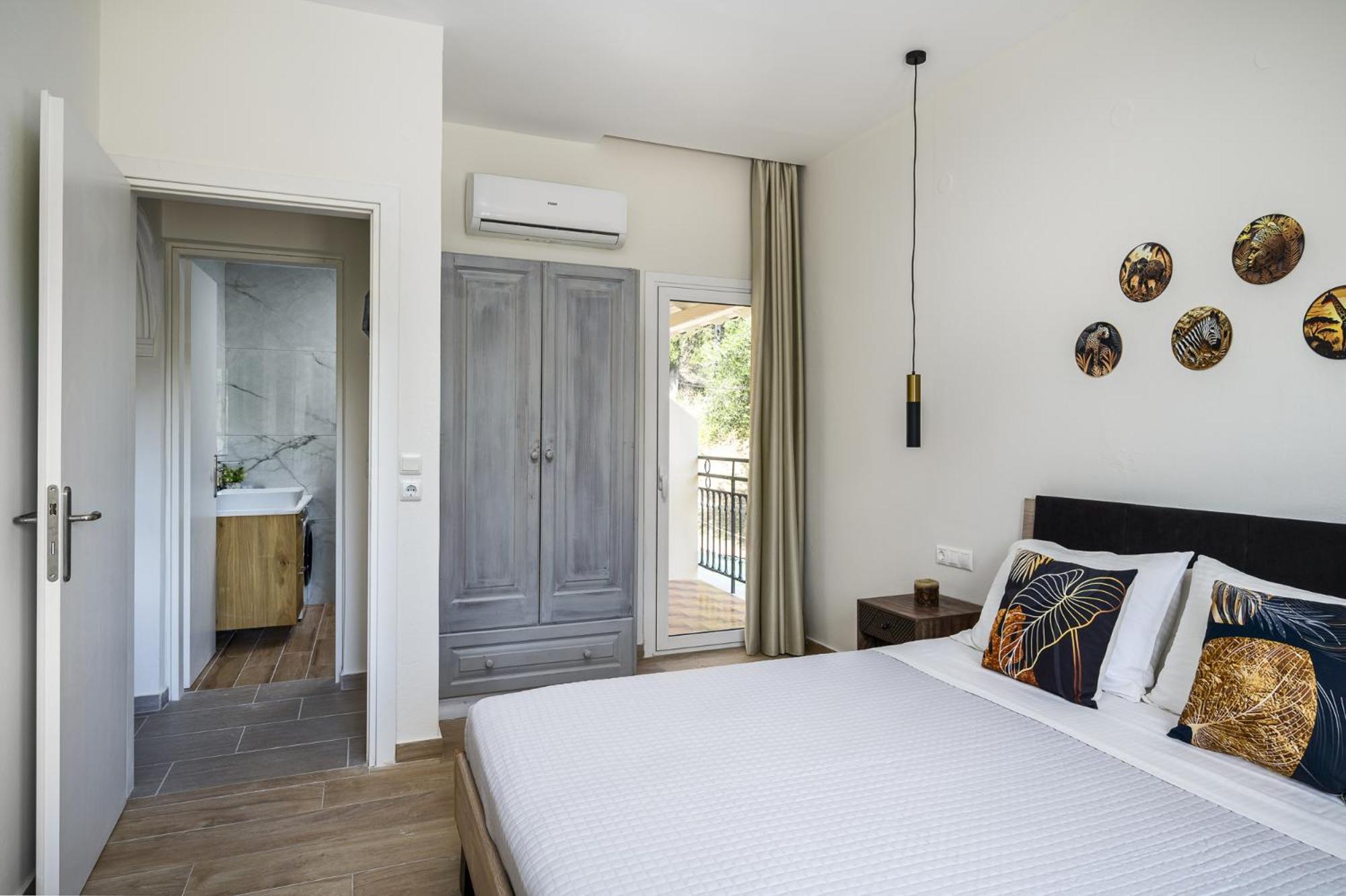 Pool Apartments, Elena & Maria By Konnect *